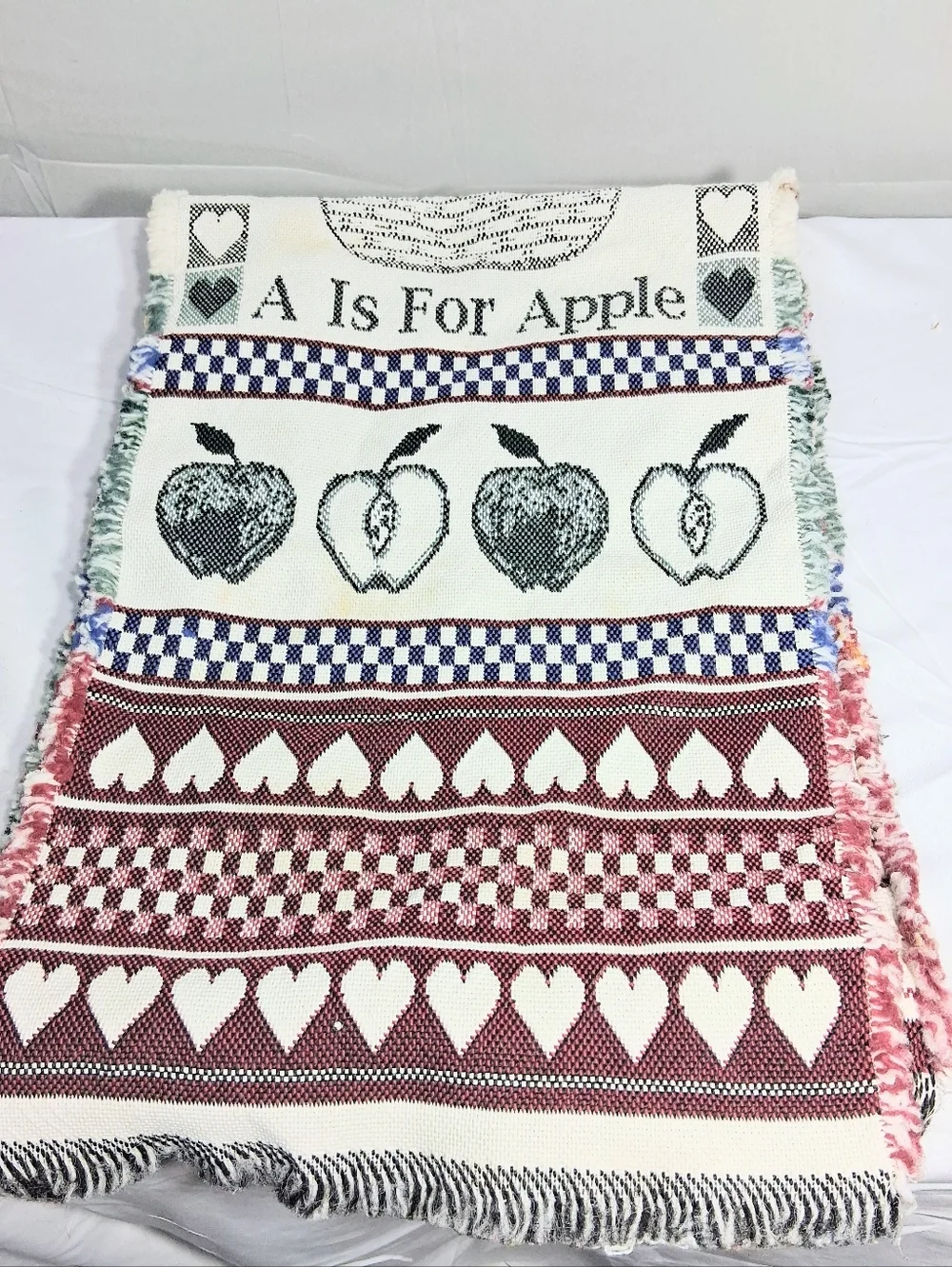 Charming 12 X 74 Apples And Hearts Farmhouse/ Cottagecore Table Runner